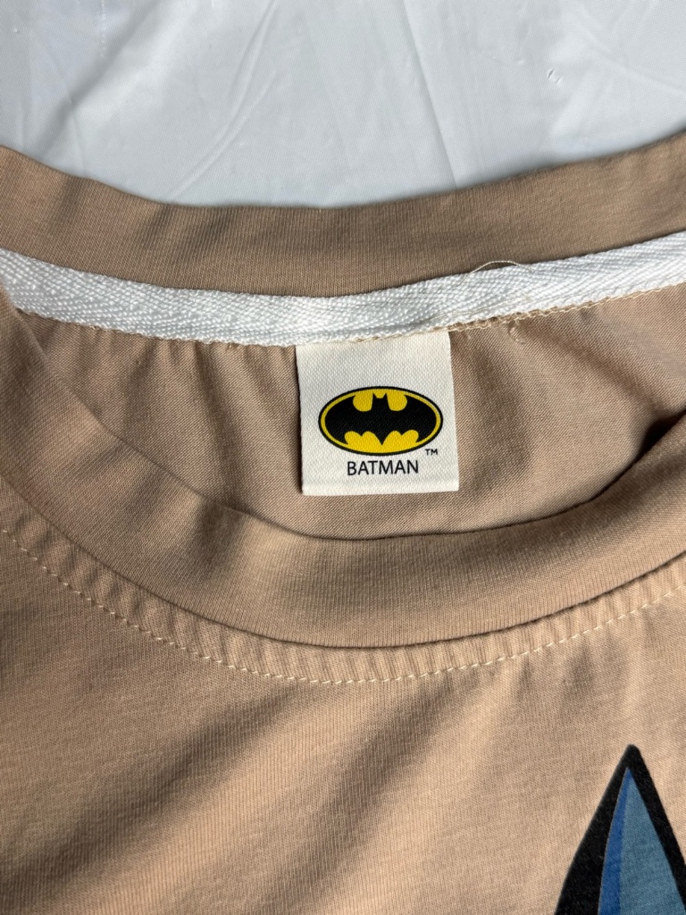 Batman Graphic T Shirt Mens Medium Tan DC Comics Skull Magnifying Glass Tee - Picture 3 of 4
